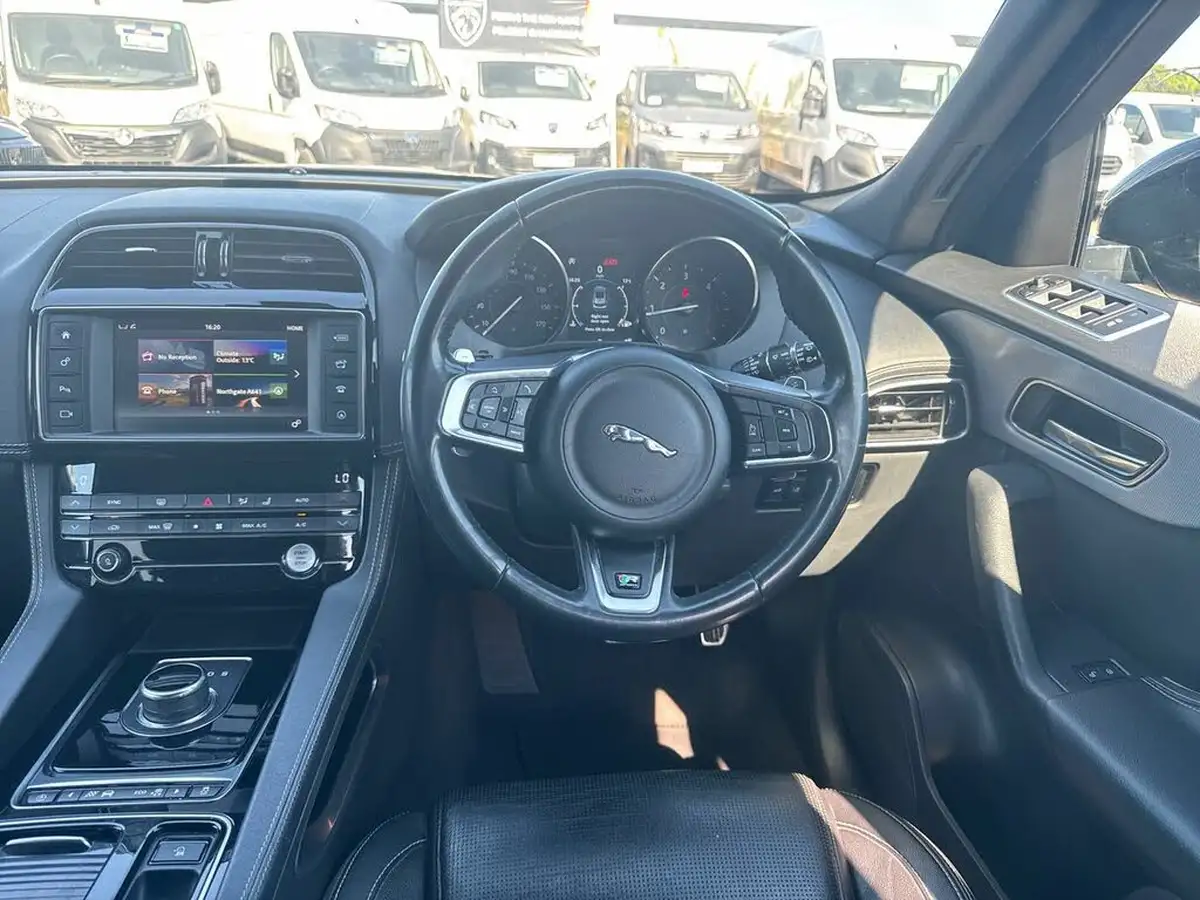 2018-jaguar-f-pace-20-i4d-r-sport-180ps-awd-auto-big-14