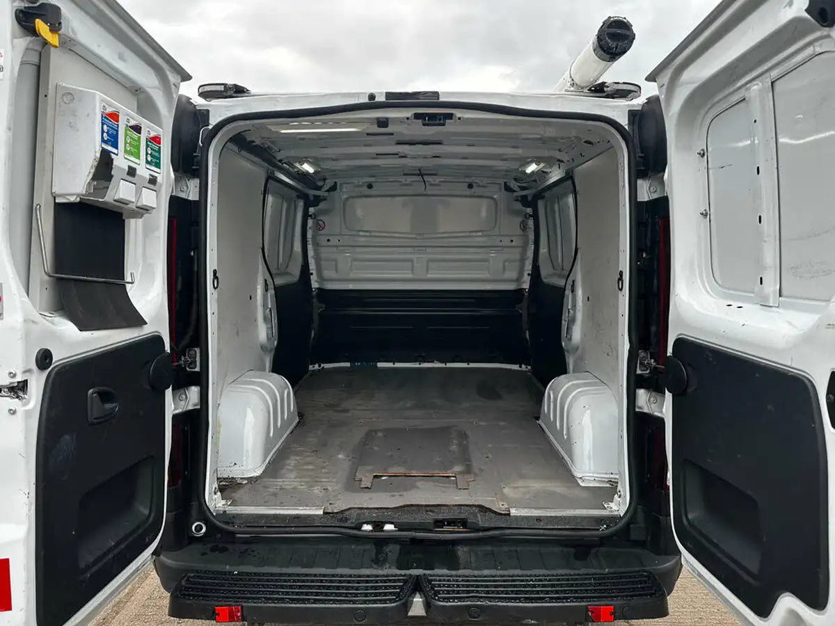2016-vauxhall-vivaro-16cdti-2900-ecoflex-l1h1-90ps-panel-van-big-6