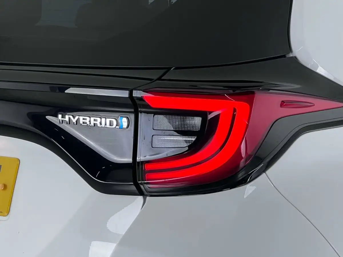 2022-toyota-yaris-15-vvt-i-excel-big-7
