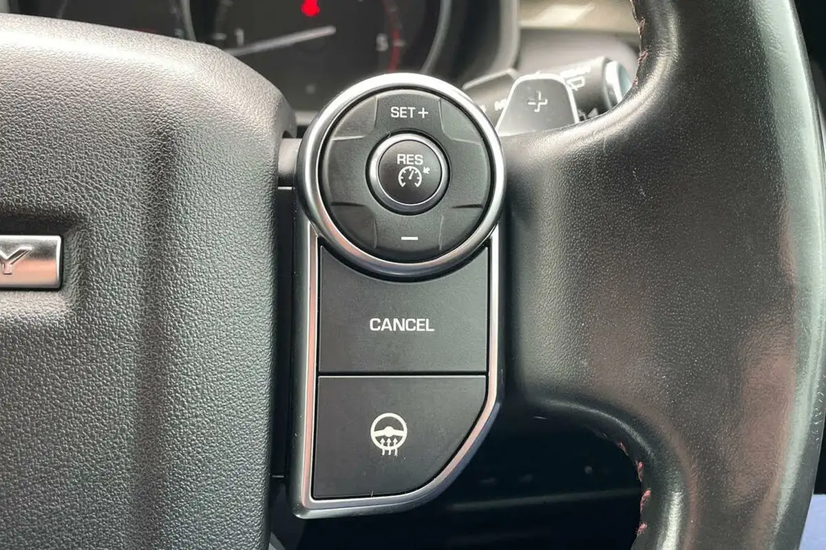 2017-land-rover-discovery-30td6-hse-luxury-big-25