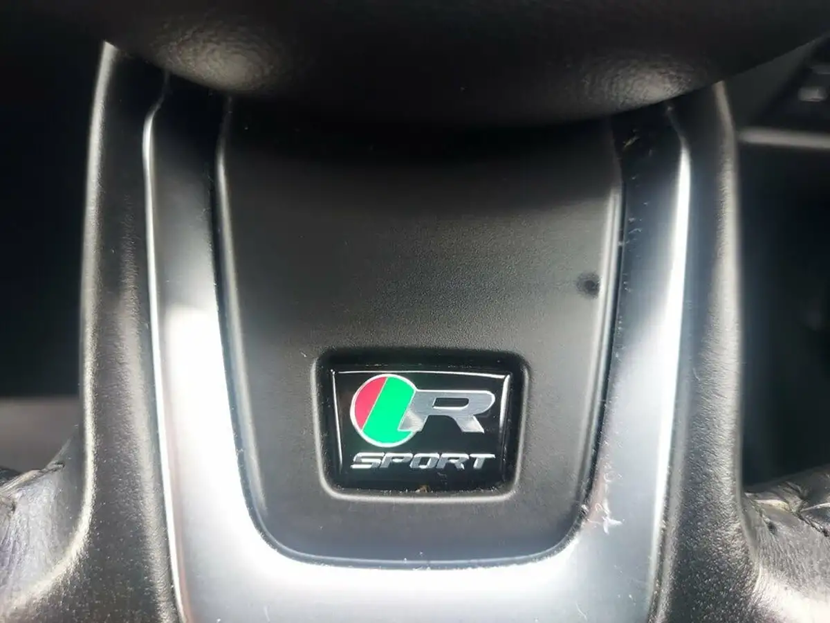 2017-jaguar-xe-20d-r-sport-180ps-awd-1999cc-auto-big-34