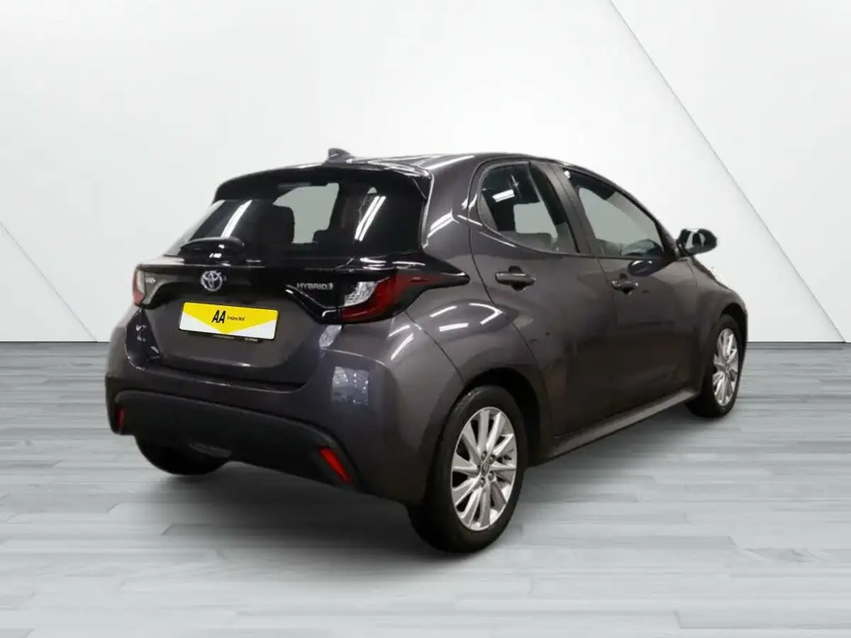 2022-toyota-yaris-15-vvt-i-icon-big-3