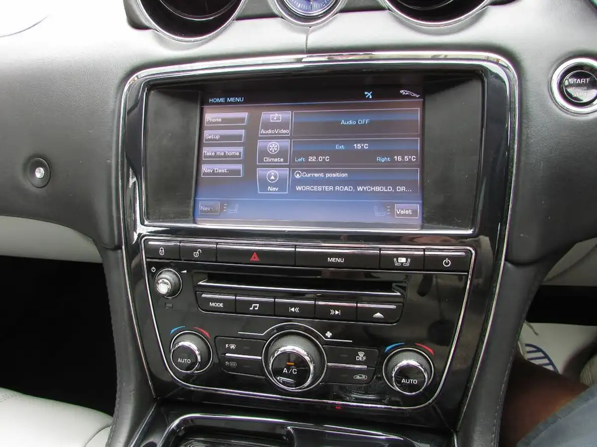 2011-jaguar-xj-series-30td-xj-premium-luxury-lwb-big-6