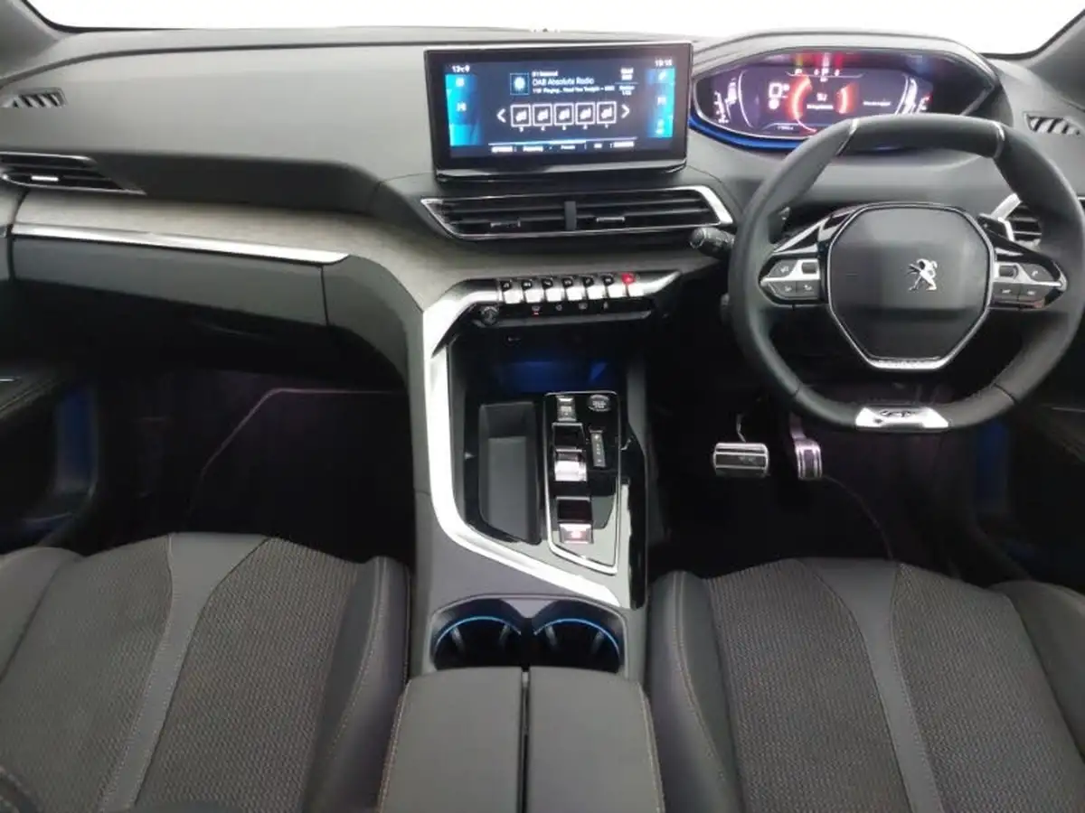 2024-peugeot-3008-suv-12-puretech-gt-136ps-hybrid-e-dsc6-big-2