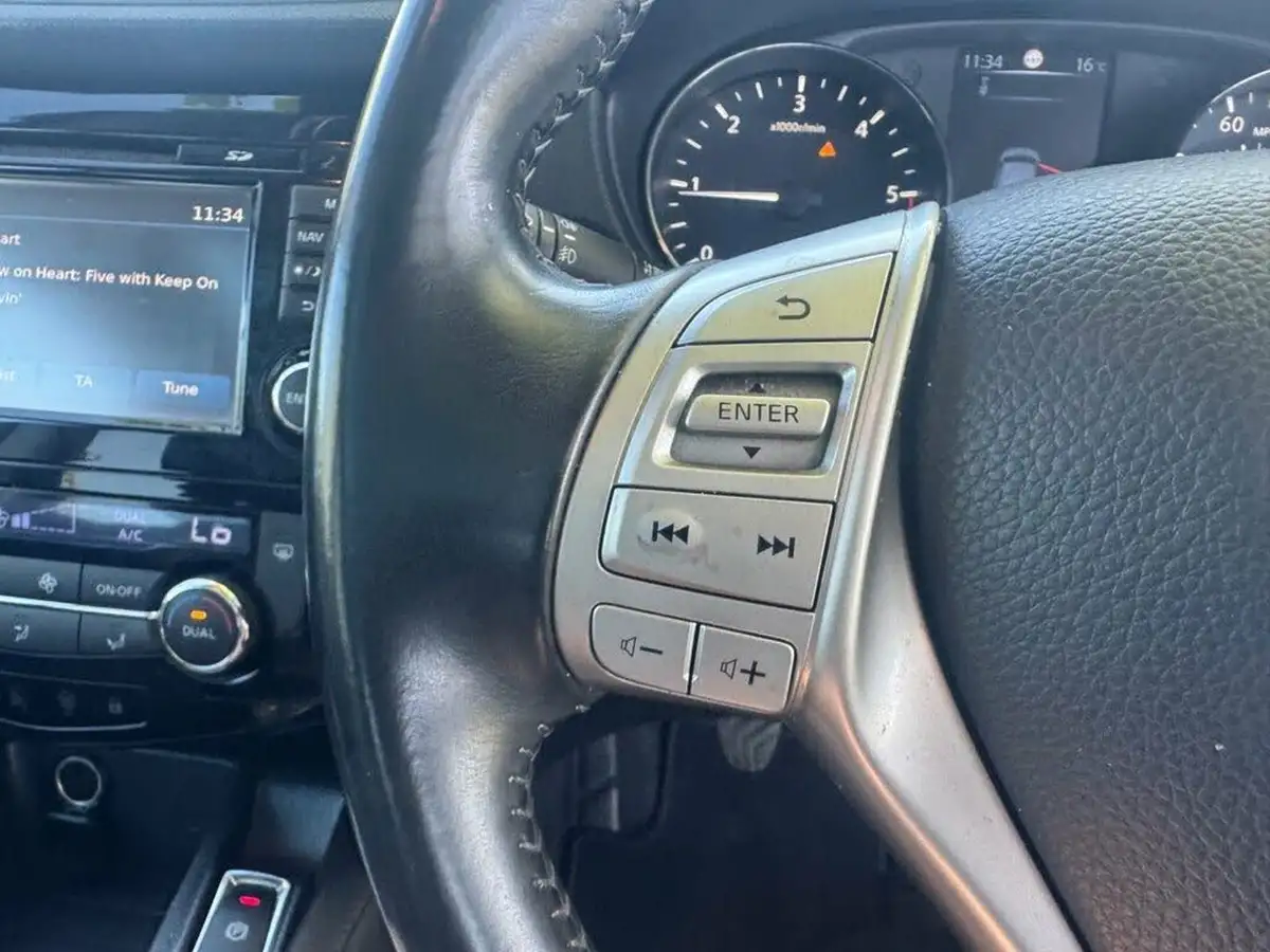 2015-nissan-qashqai-15dci-acenta-premium-big-50