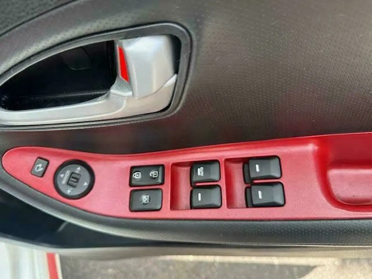 2017-kia-picanto-125-sport-isg-big-14