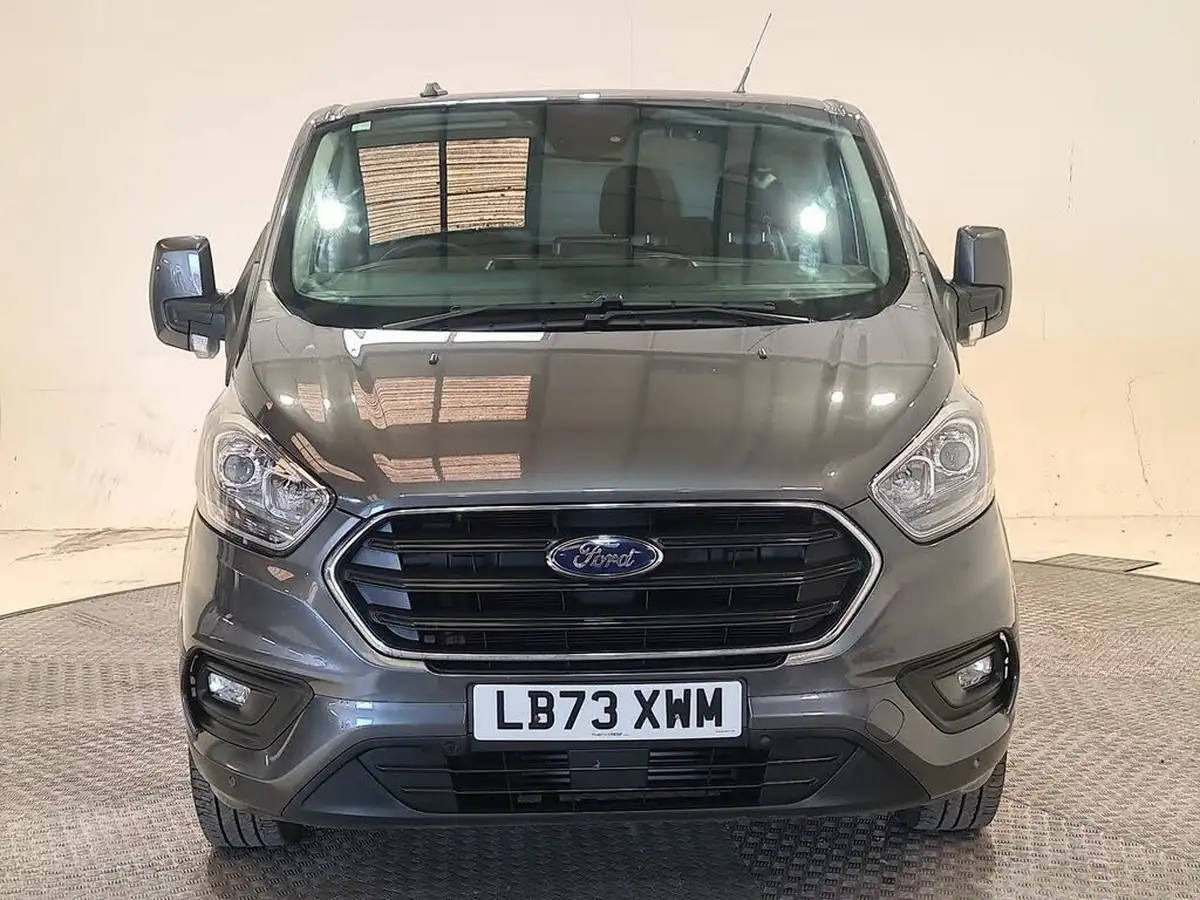 2023-ford-transit-custom-big-12
