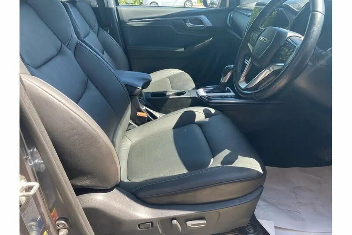 2022-isuzu-d-max-19td-dl40-pick-up-auto-big-9