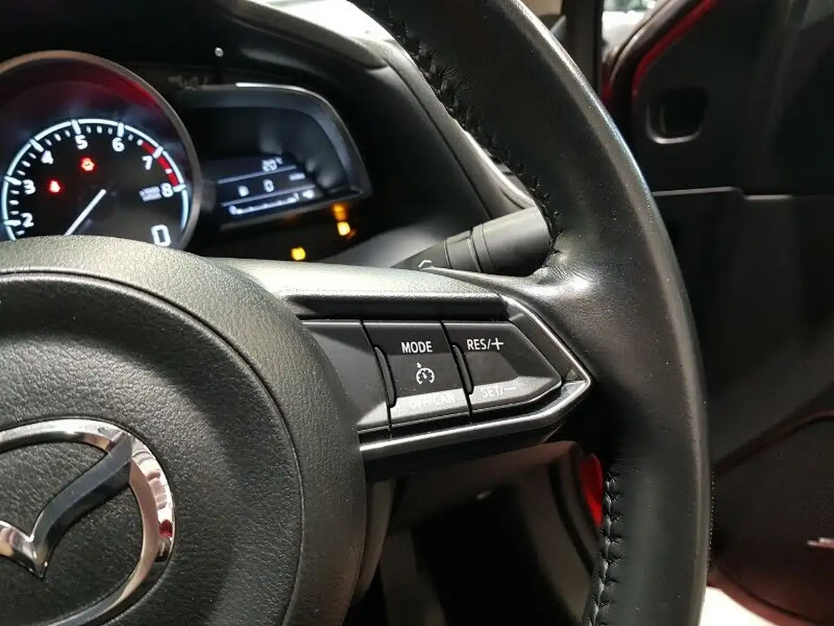 2018-mazda-mazda3-20-sport-nav-120ps-fastback-4d-big-14