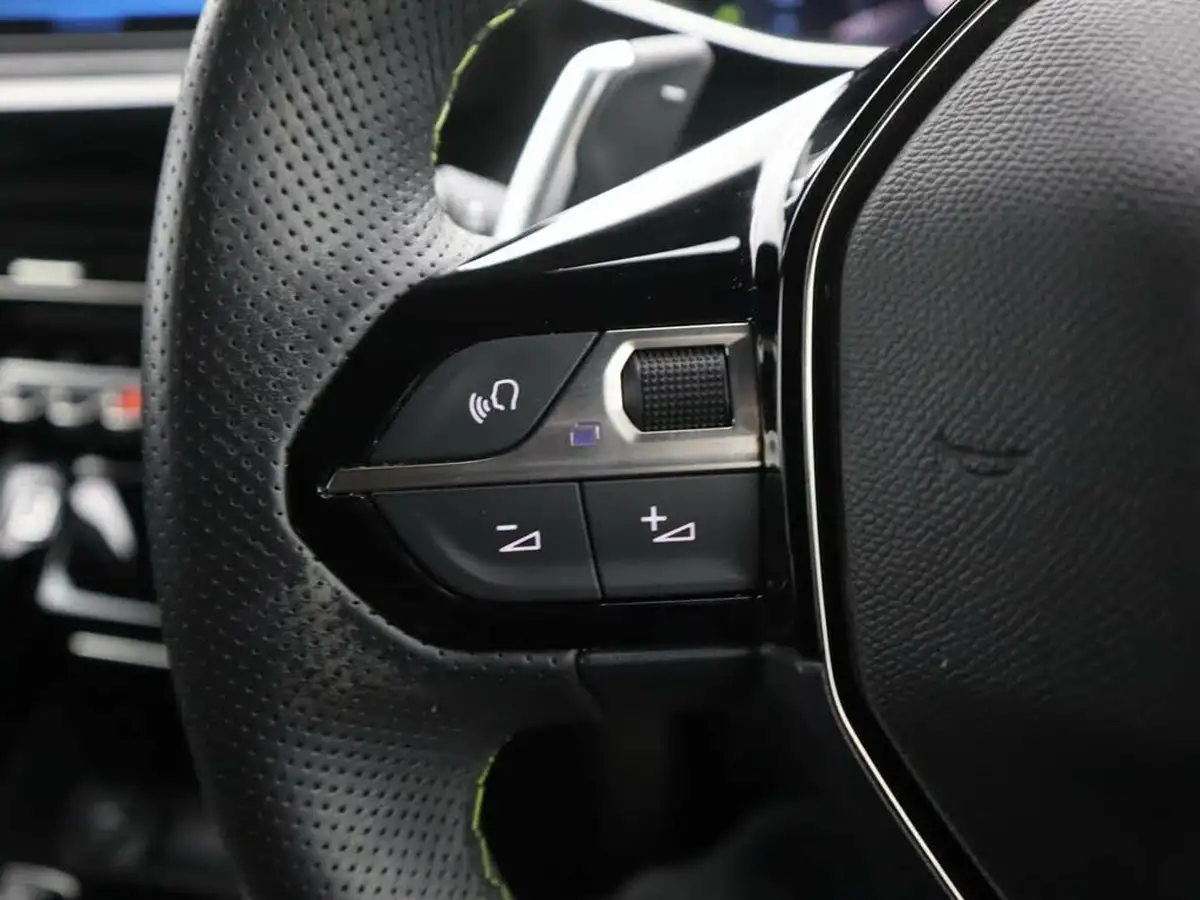 2022-peugeot-208-12-puretech-gt-100bhp-eat8-big-31