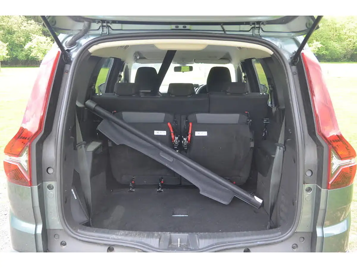 2024-dacia-jogger-16-tce-extreme-big-17