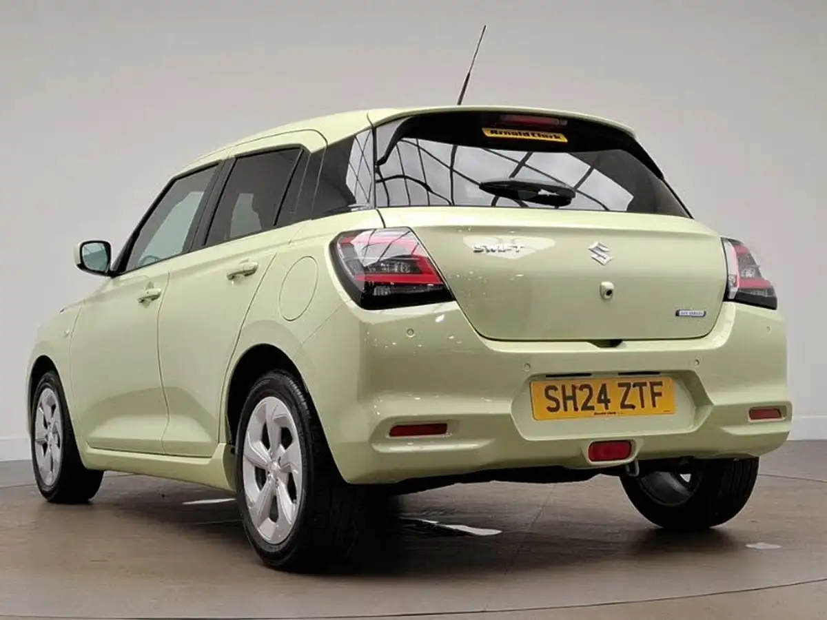 2024-suzuki-swift-12-motion-big-1