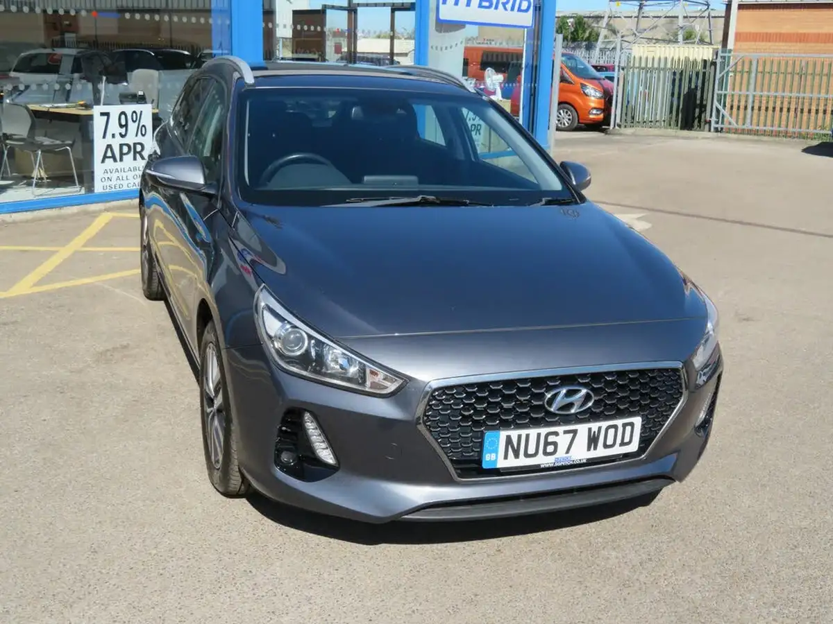 2018-hyundai-i30-10-t-gdi-se-tourer-big-16