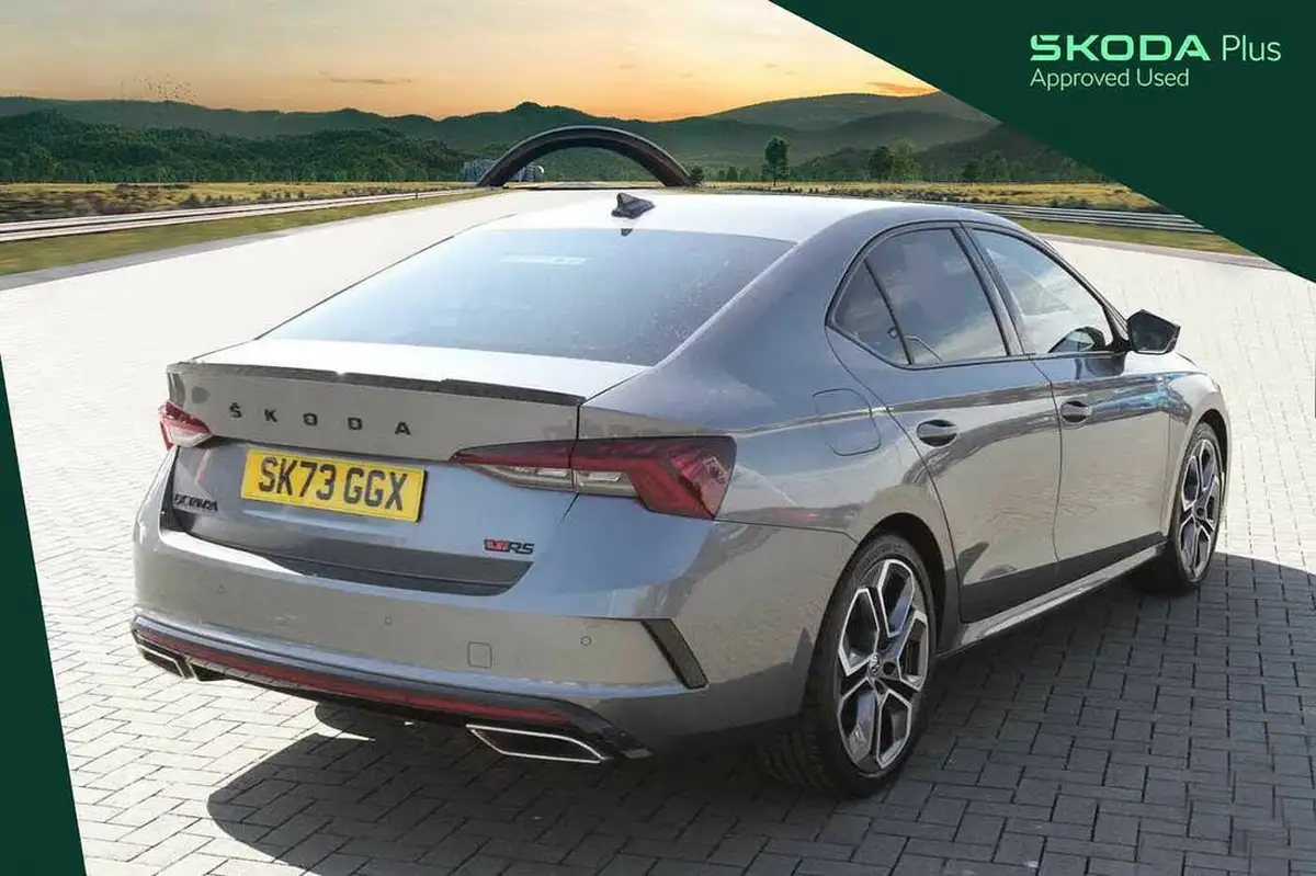 2023-skoda-octavia-20-tsi-vrs-hatchback-dsg-big-13