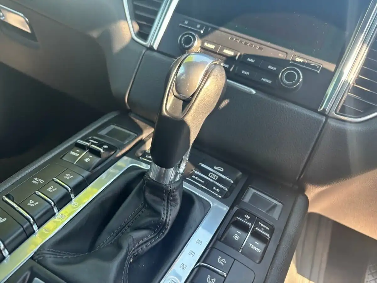 2016-porsche-macan-30td-s-big-32