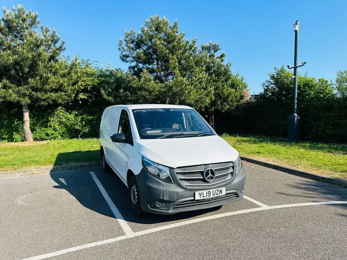 2018-mercedes-benz-vito-21cdi-114-bluetec-panel-extra-long-big-0