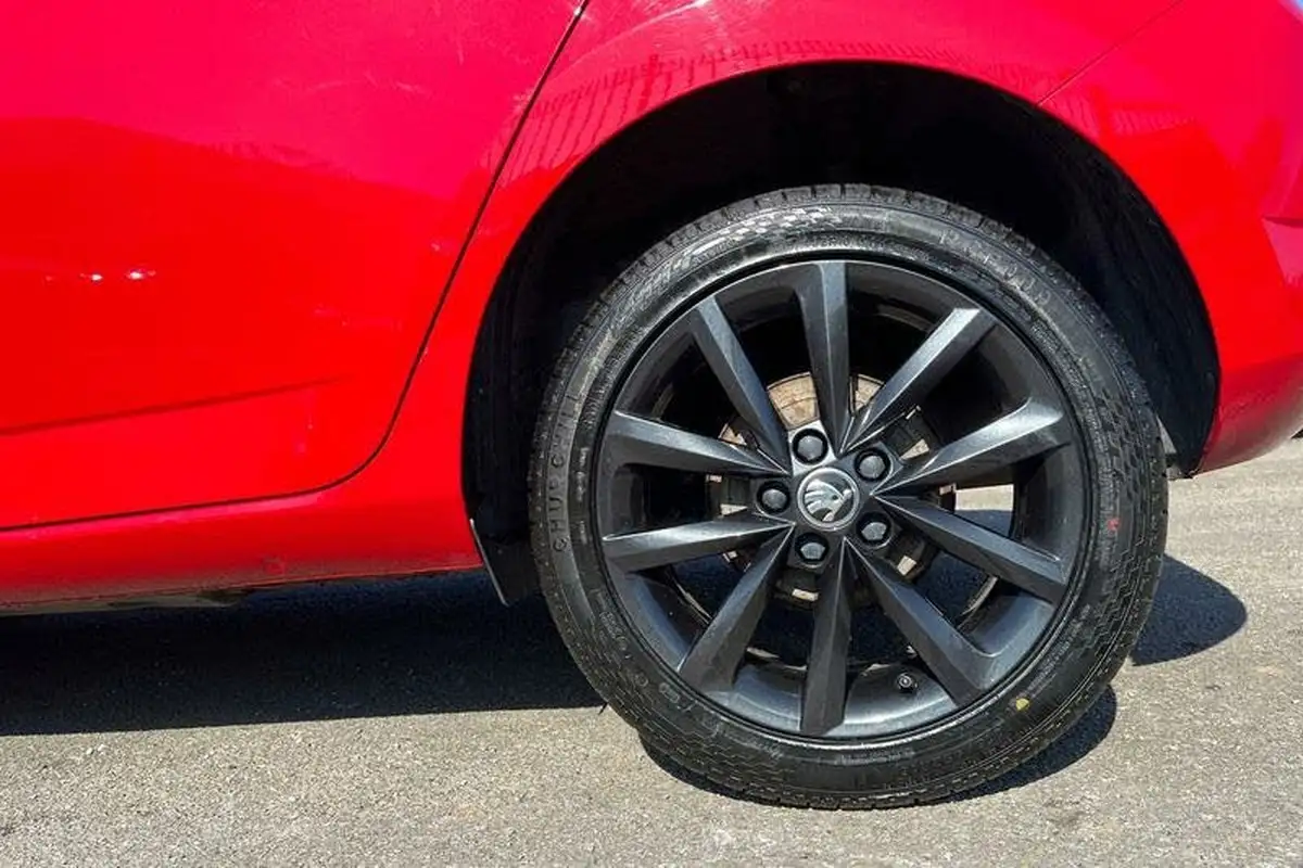 2020-skoda-fabia-10-tsi-colour-edition-big-7