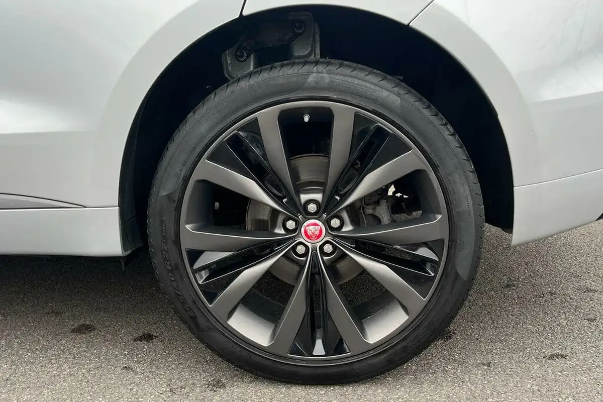 2020-jaguar-f-pace-20i-300-sport-big-14