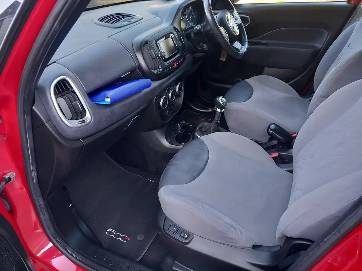 2013-fiat-500l-09-lounge-big-18