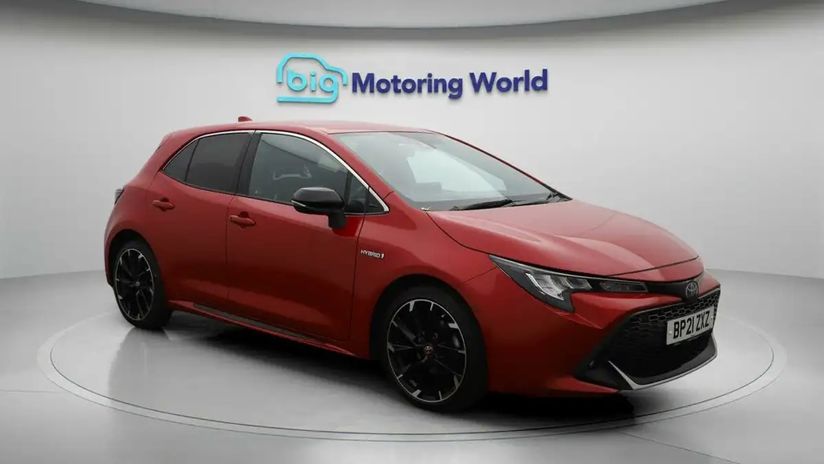 2021-toyota-corolla-18-vvt-i-gr-sport-trk-hatchback-big-1