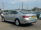 2018-skoda-superb-20tdi-scr-se-hatchback-dsg-small-4