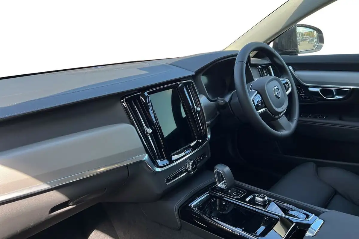 2025-volvo-v90-20-t6-plus-345bhp-dark-big-1