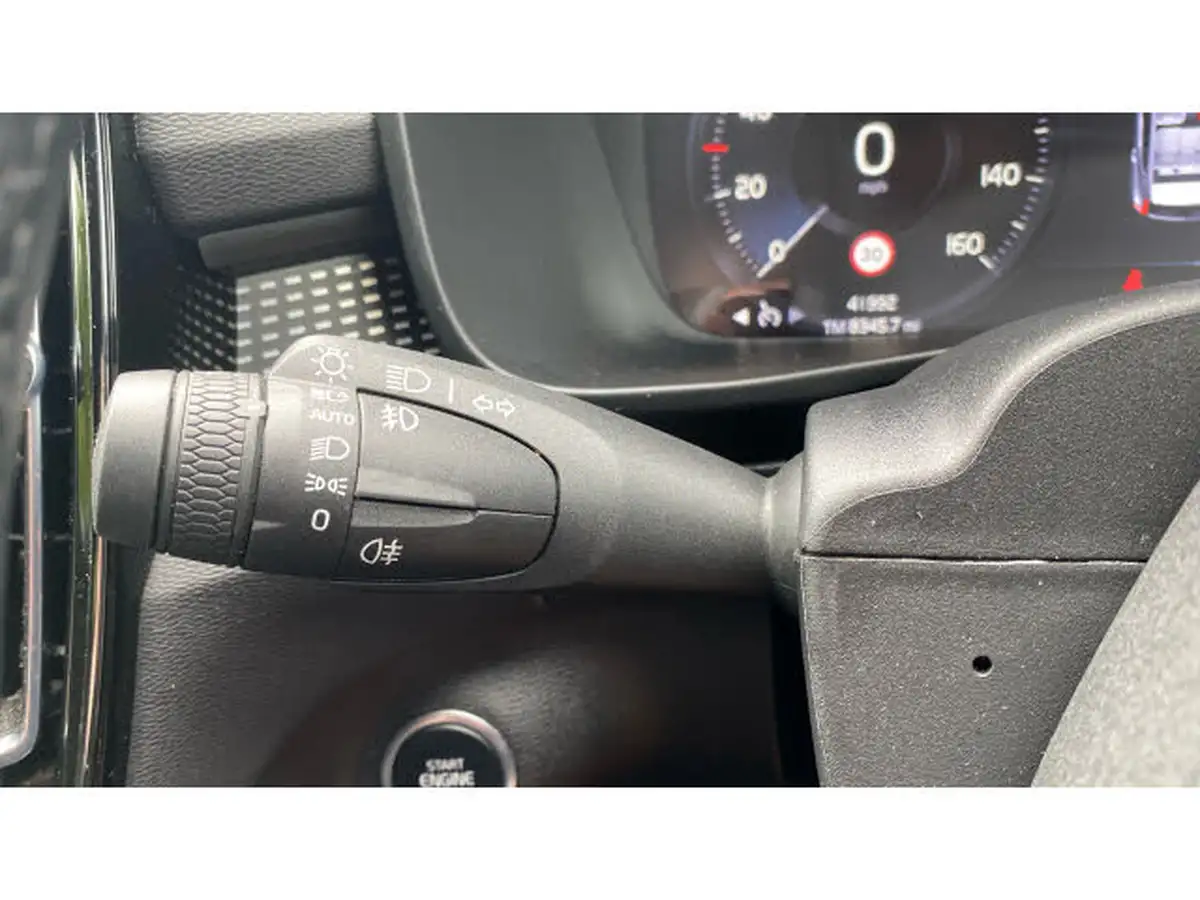 2021-volvo-xc40-15-t5-r-design-pro-258bhp-big-23