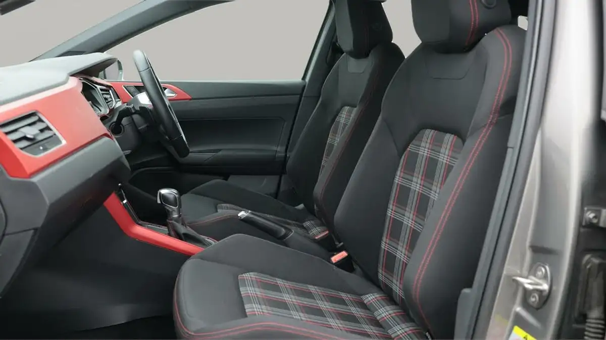 2019-volkswagen-polo-20-tsi-gti-big-14