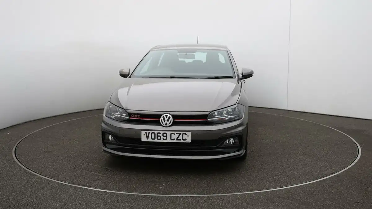 2019-volkswagen-polo-20-tsi-gti-big-38