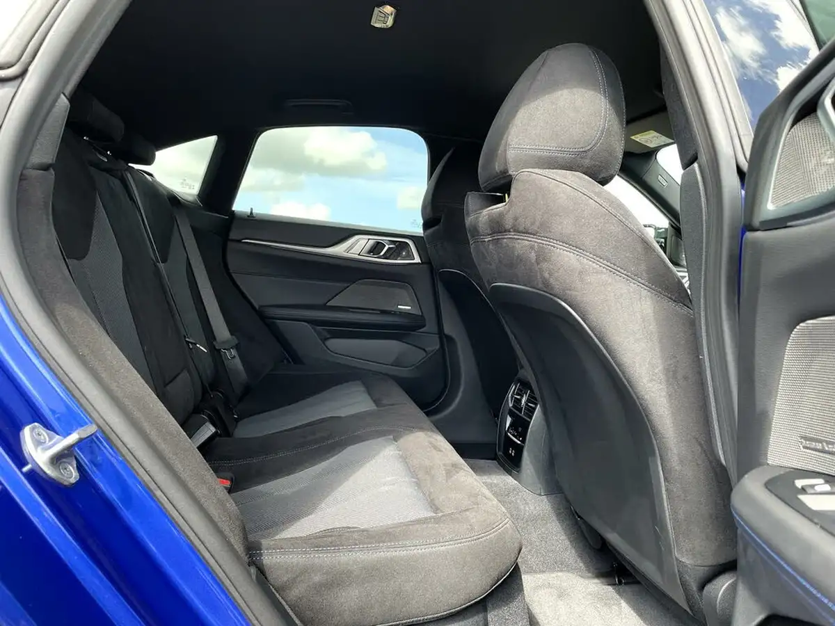2024-bmw-i4-e-m50-big-32