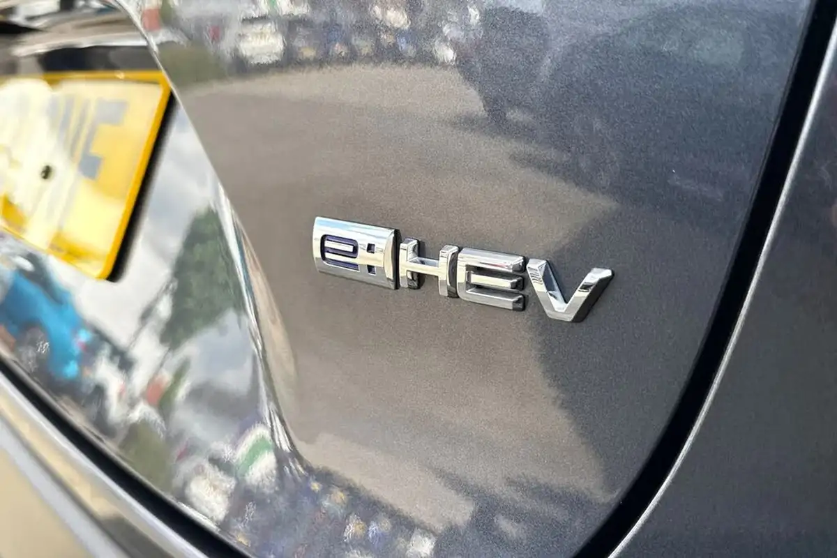 2023-honda-hr-v-15-i-mmd-elegance-big-38