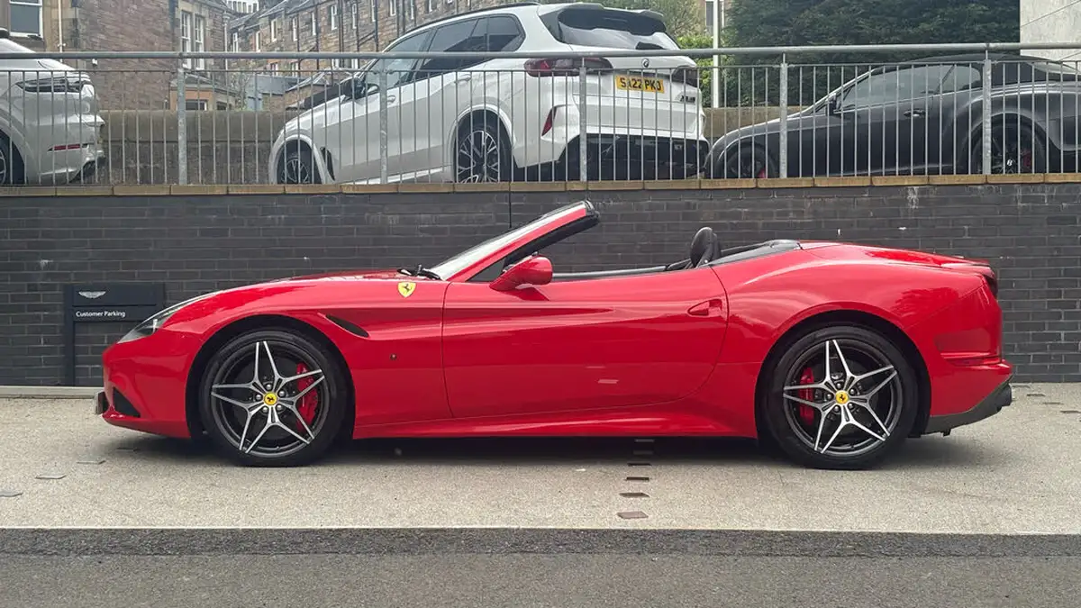 2016-ferrari-california-39-t-big-12