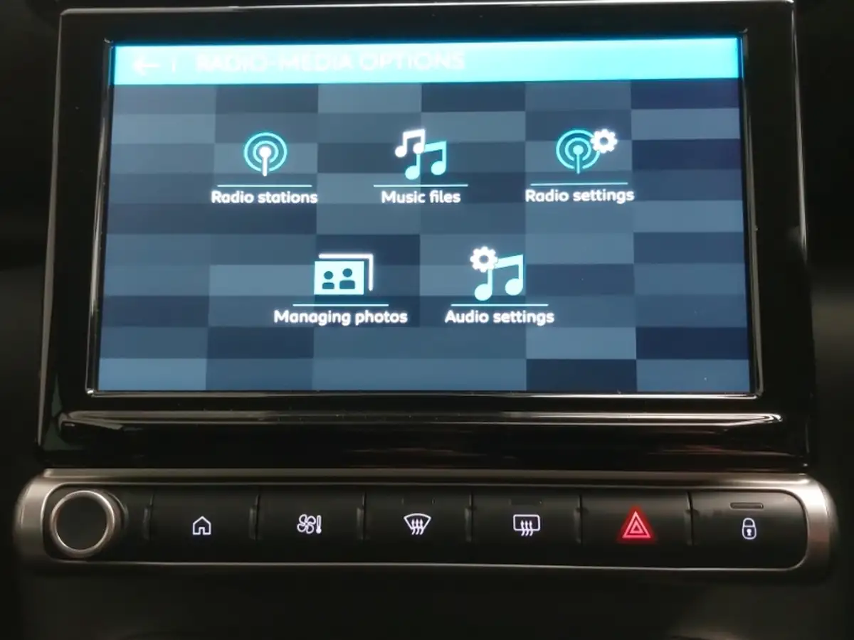 2022-ds-ds-7-crossback-16-puretech-performance-line-180ps-big-11