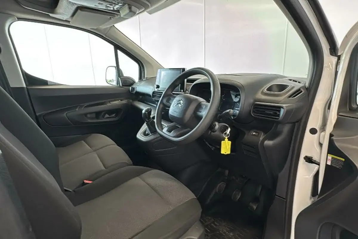 2020-citroen-berlingo-15bluehdi-1000-enterprise-100pseu6dt-e-ss-panel-big-21