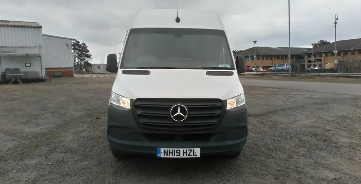 2019-mercedes-benz-sprinter-21cdi-314-l1h1-143pseu6c-panel-van-big-8
