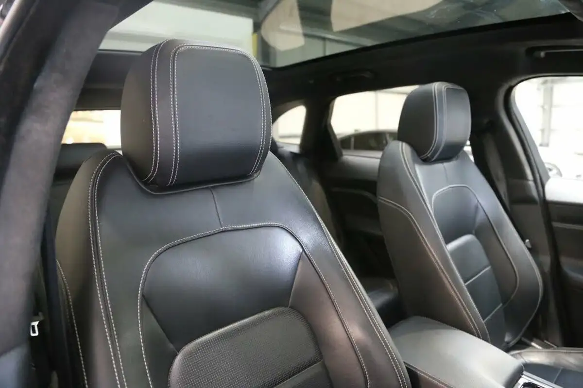 2019-jaguar-f-pace-20-i4d-chequered-flag-180ps-big-1