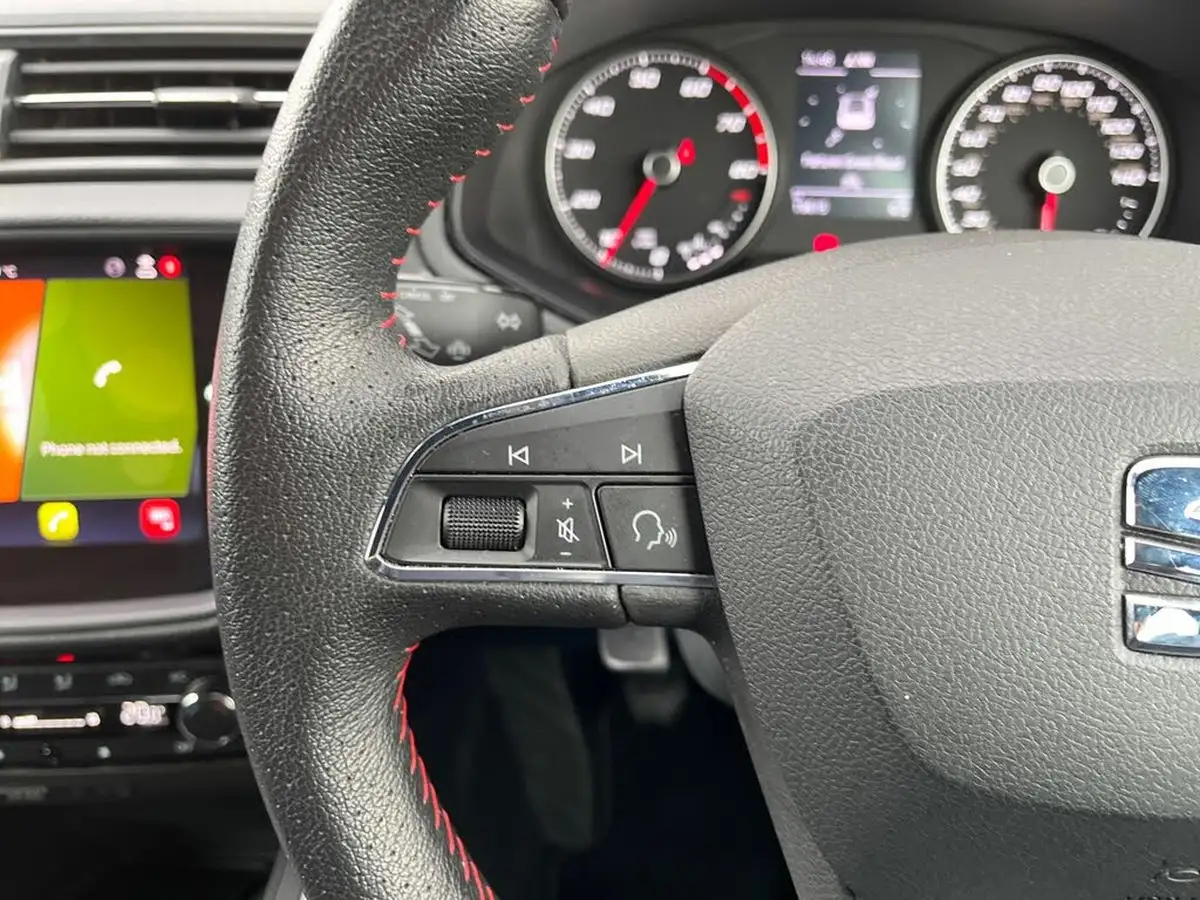 2021-seat-arona-10-tsi-fr-red-edition-big-29