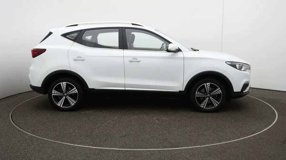 2021-mg-zs-suv-e-exclusive-ev-big-48