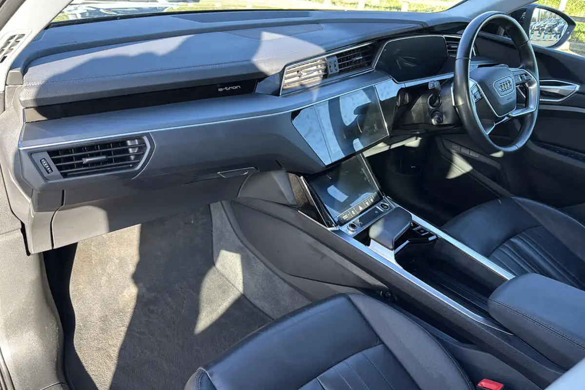 2021-audi-e-tron-55e-technik-station-wagon-big-10