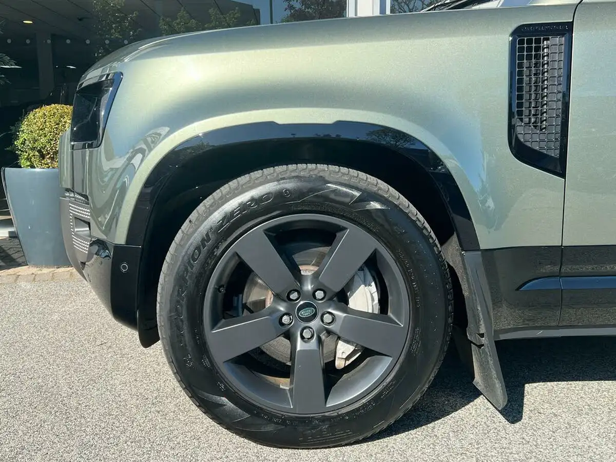 2023-land-rover-130-defender-30-p300-x-dynamic-hse-big-4