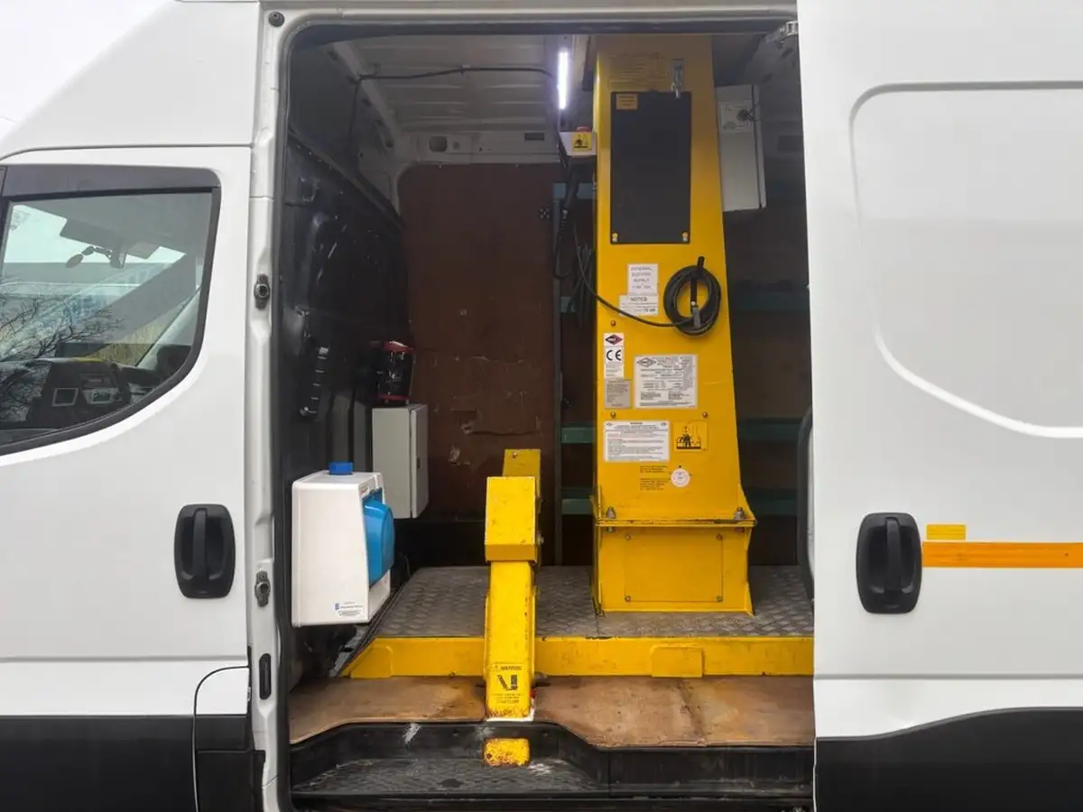 2015-iveco-daily-c-class-30td-50c15v-3520-h2-plus-big-5