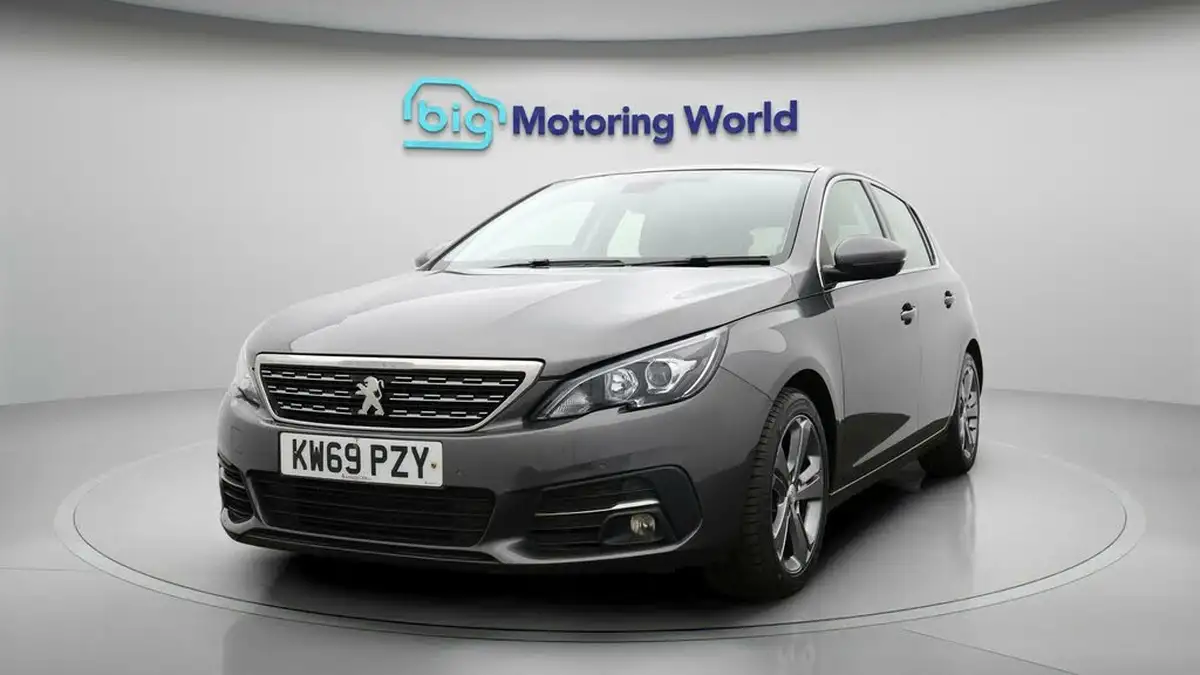 2019-peugeot-308-12-puretech-allure-130bhp-big-1