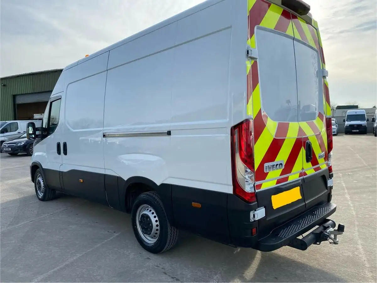 2023-iveco-daily-s-class-23td-35s14v-business-3520mm-h2-136pseu6dt-big-6
