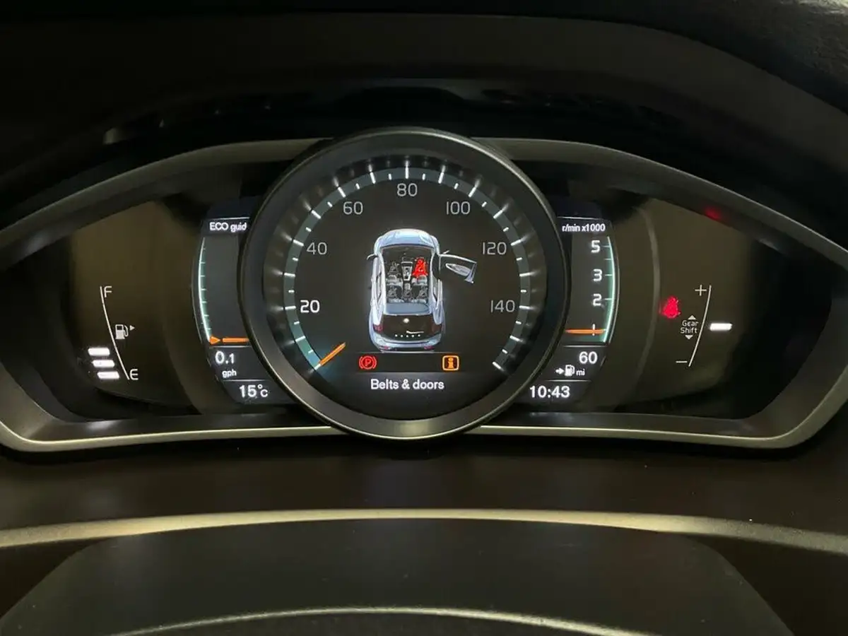2018-volvo-v40-20td-d3-r-design-big-38