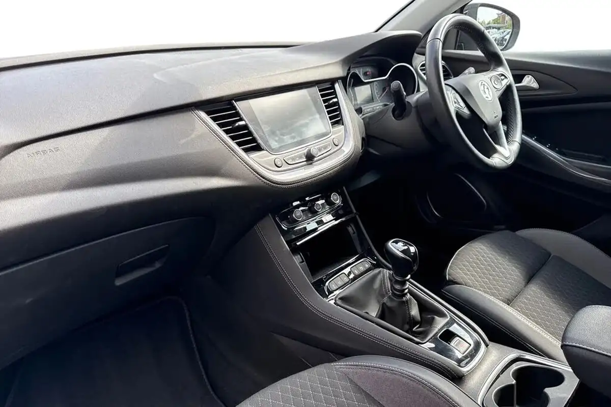 2021-vauxhall-grandland-x-12-griffin-big-14