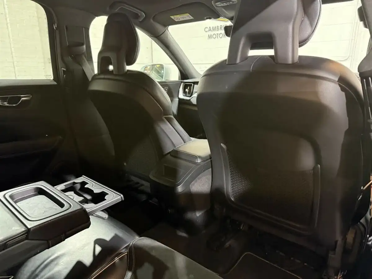 2018-volvo-xc60-20td-d4-r-design-4x4-big-39