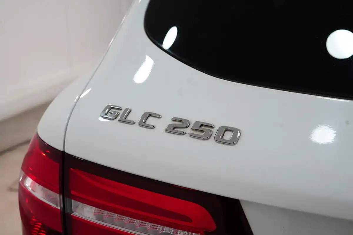 2019-mercedes-benz-glc-class-20-glc250-amg-night-edition-ss-big-14