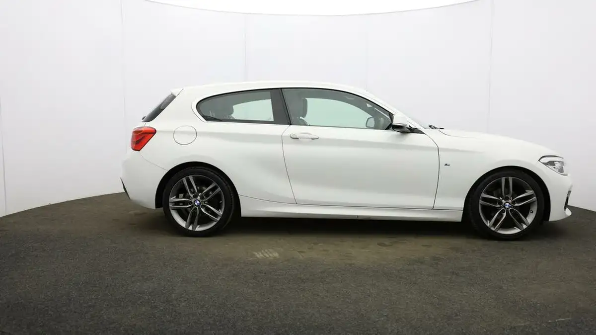 2018-bmw-1-series-15-118i-m-sport-3d-big-7