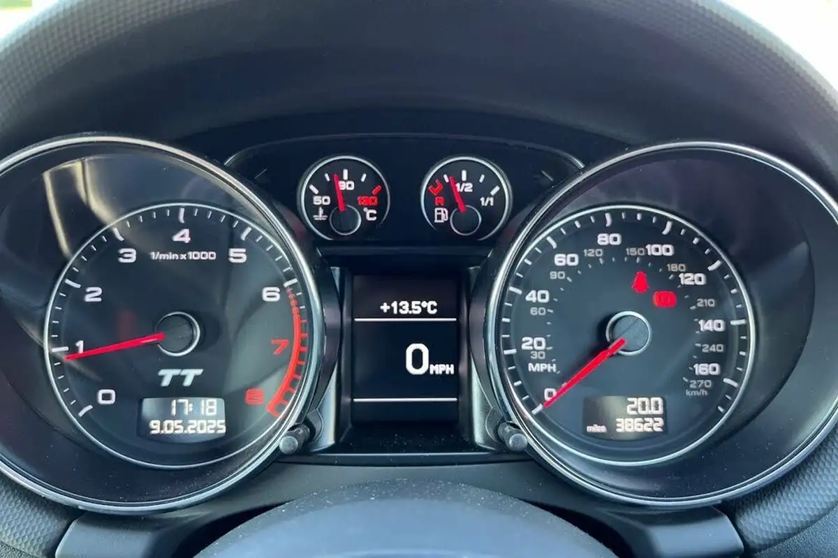 2012-audi-tt-coupe-18-tfsi-sport-big-14