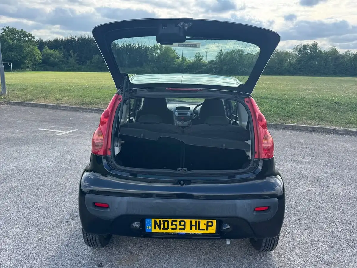 2009-peugeot-107-10-verve-3d-big-17